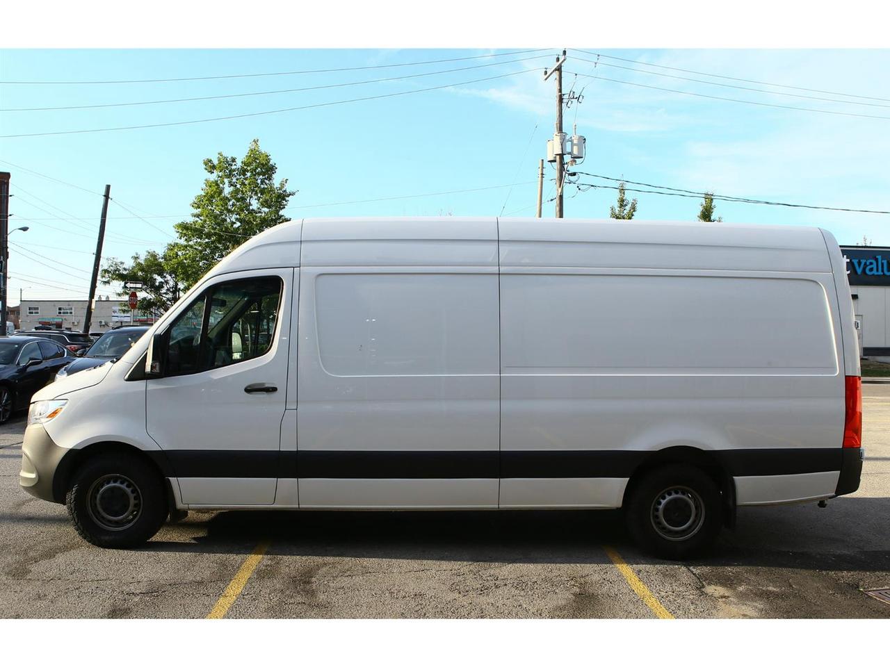 2024 Mercedes-Benz Sprinter 2500 170-in. WB High Roof Photo4