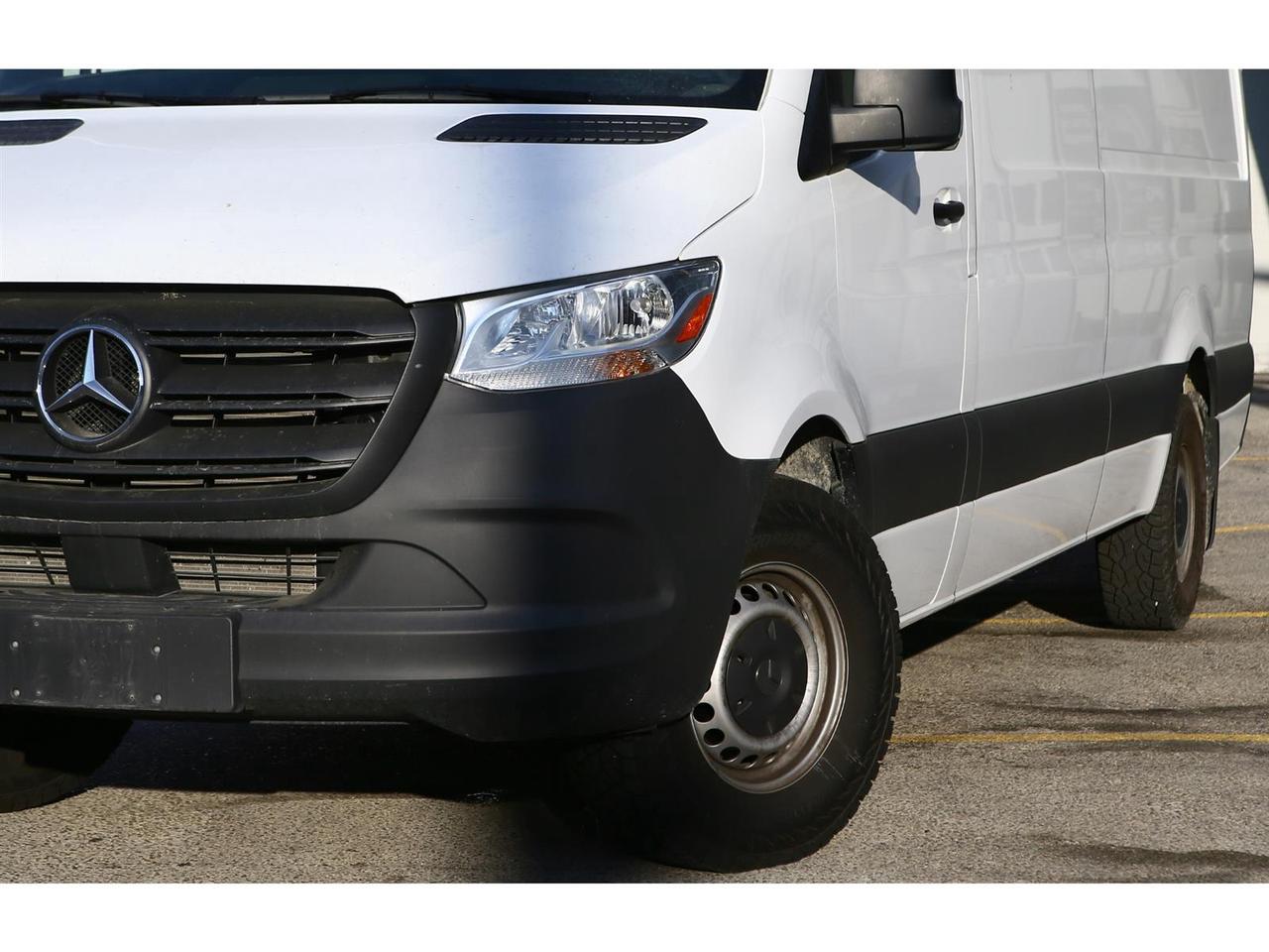 2024 Mercedes-Benz Sprinter 2500 170-in. WB High Roof Photo5