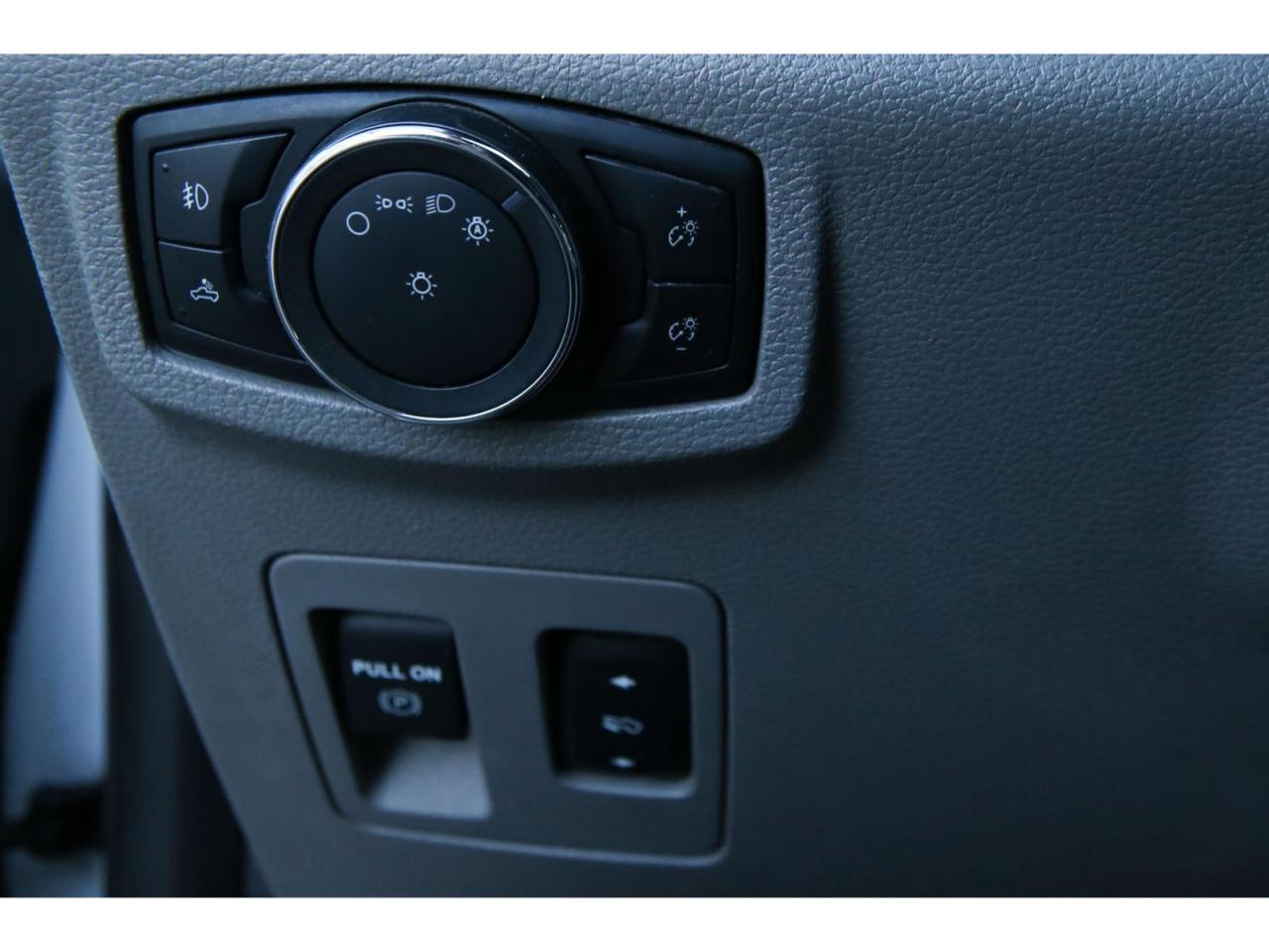 2018 Ford F-150 XLT SuperCrew 4X4 3.5L V6 , Trailer Tow Pkg, XTR package Photo