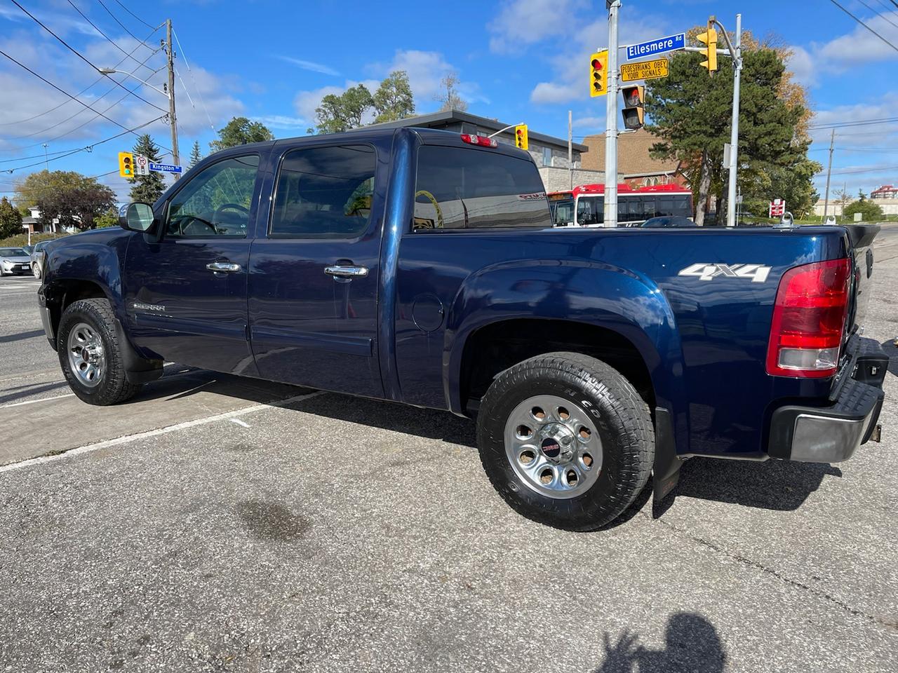 2012 GMC Sierra 1500 SL Crew Cab 4WD Photo4