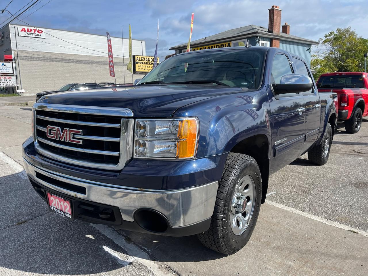 2012 GMC Sierra 1500 SL Crew Cab 4WD Photo5