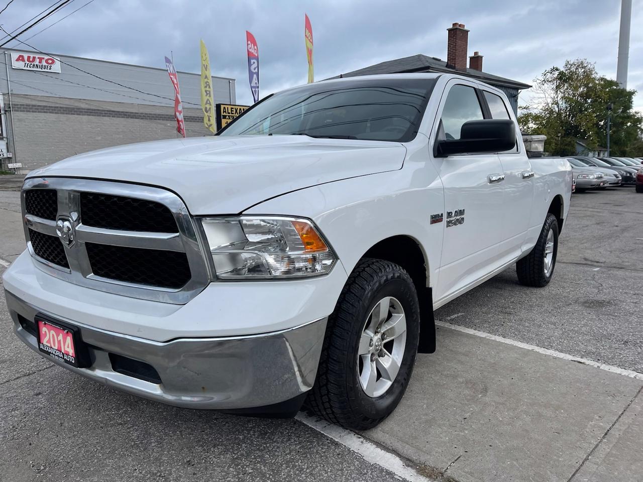 2014 RAM 1500 SLT QUAD CAB 4WD Photo1