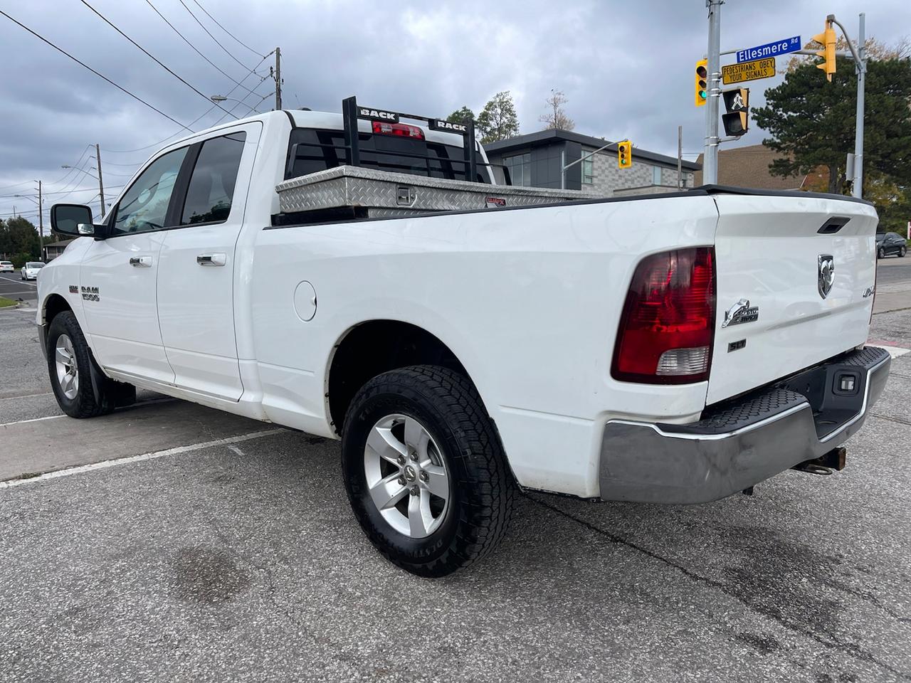 2014 RAM 1500 SLT QUAD CAB 4WD Photo