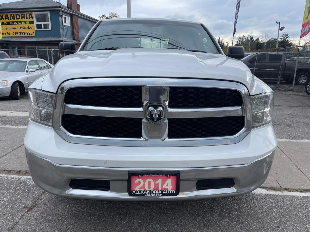 2014 RAM 1500 SLT QUAD CAB 4WD Photo