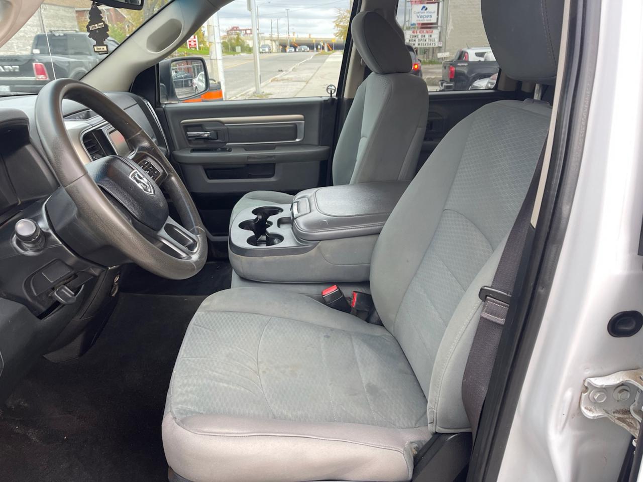 2014 RAM 1500 SLT QUAD CAB 4WD Photo