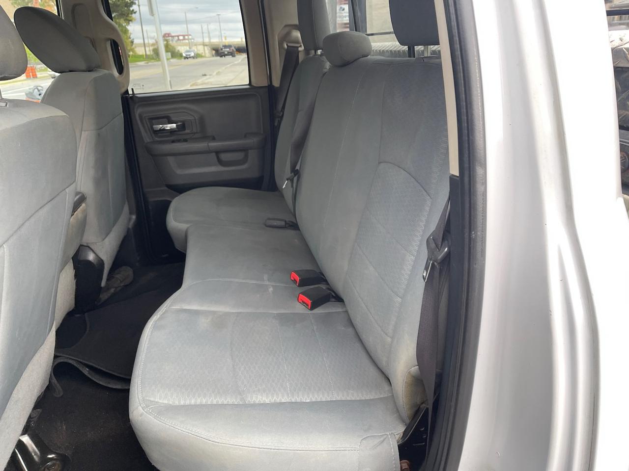 2014 RAM 1500 SLT QUAD CAB 4WD Photo