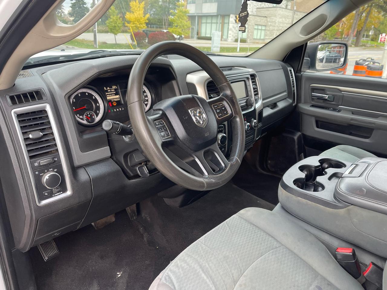 2014 RAM 1500 SLT QUAD CAB 4WD Photo
