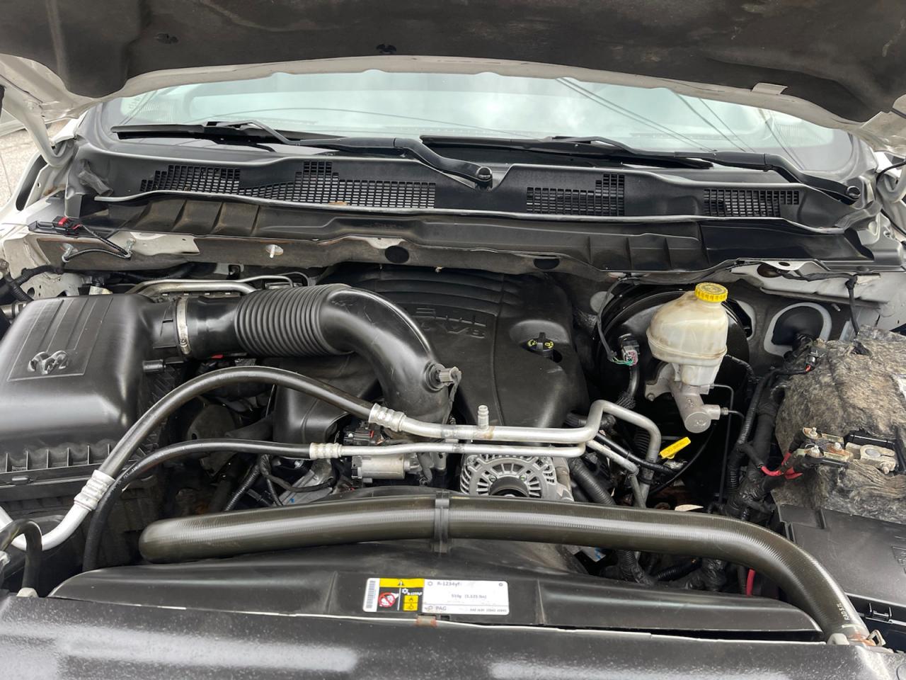 2014 RAM 1500 SLT QUAD CAB 4WD Photo