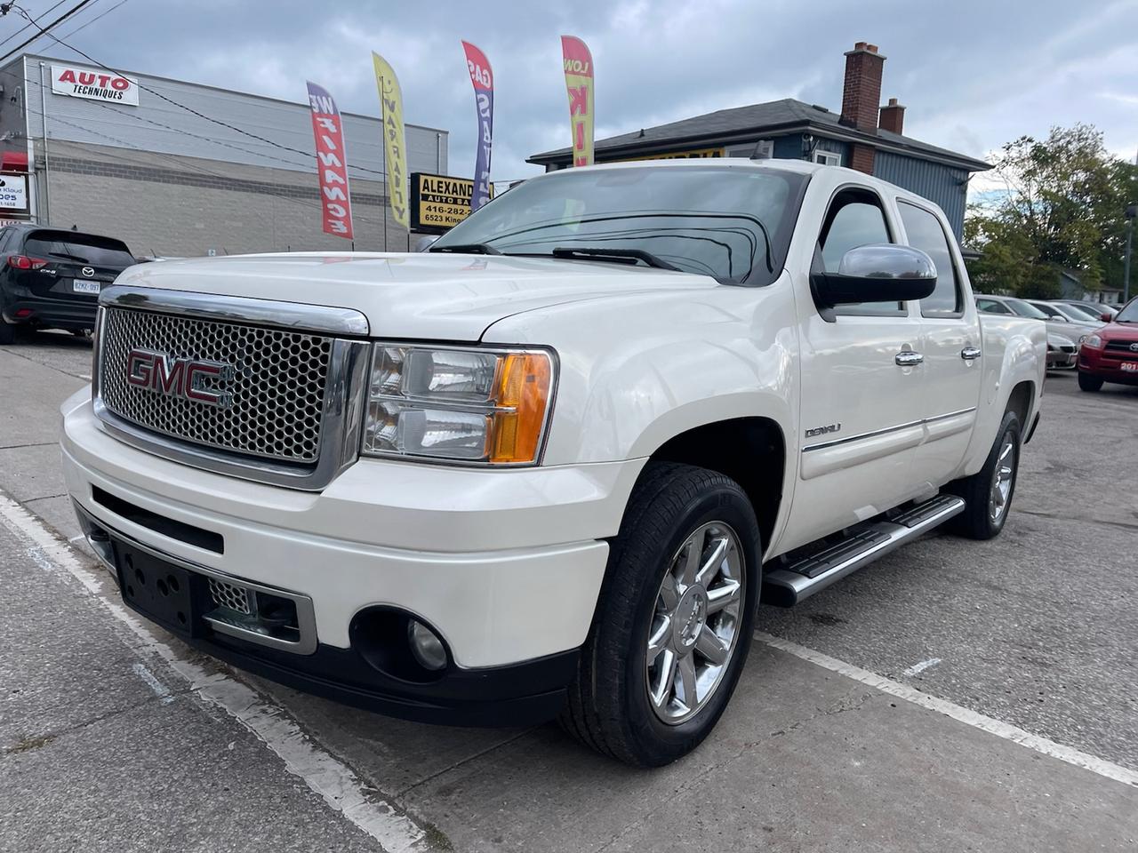 2011 GMC Sierra 1500 Denali Crew Cab 4WD Photo5