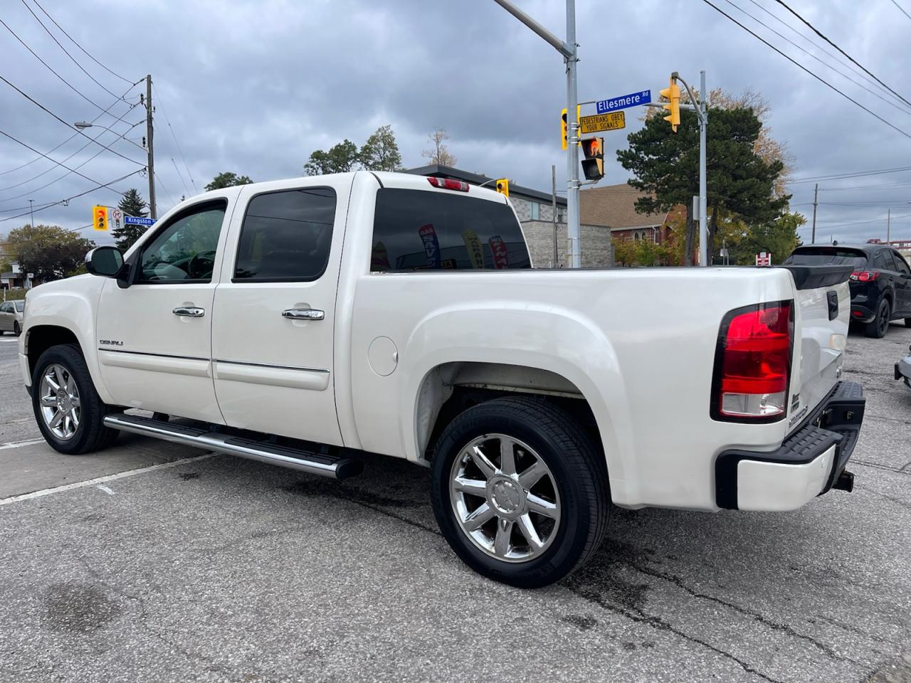 2011 GMC Sierra 1500 Denali Crew Cab 4WD Photo4