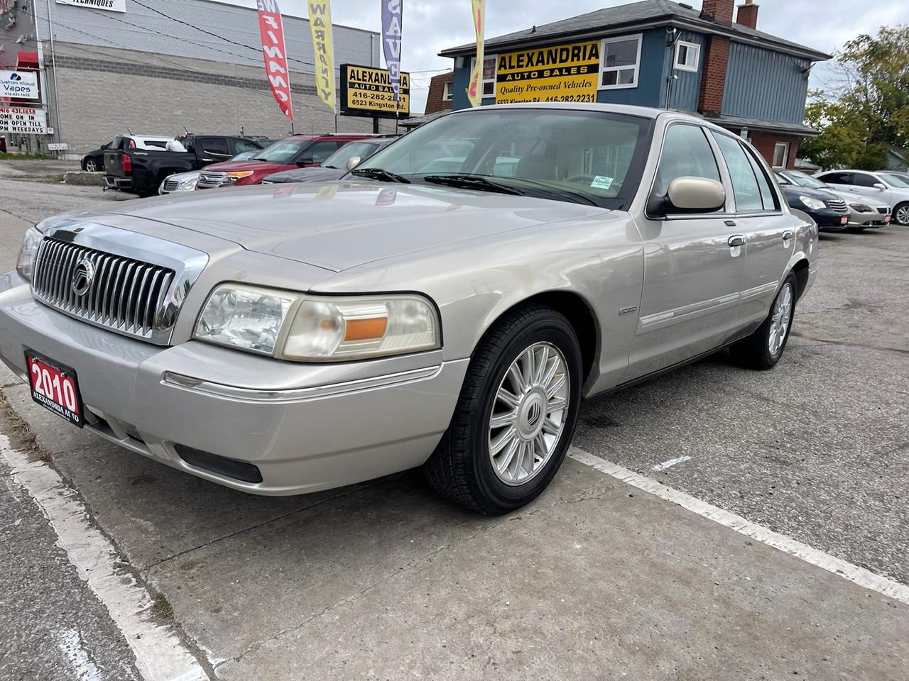 2010 Mercury Grand Marquis LS  ULTIMATE Photo5
