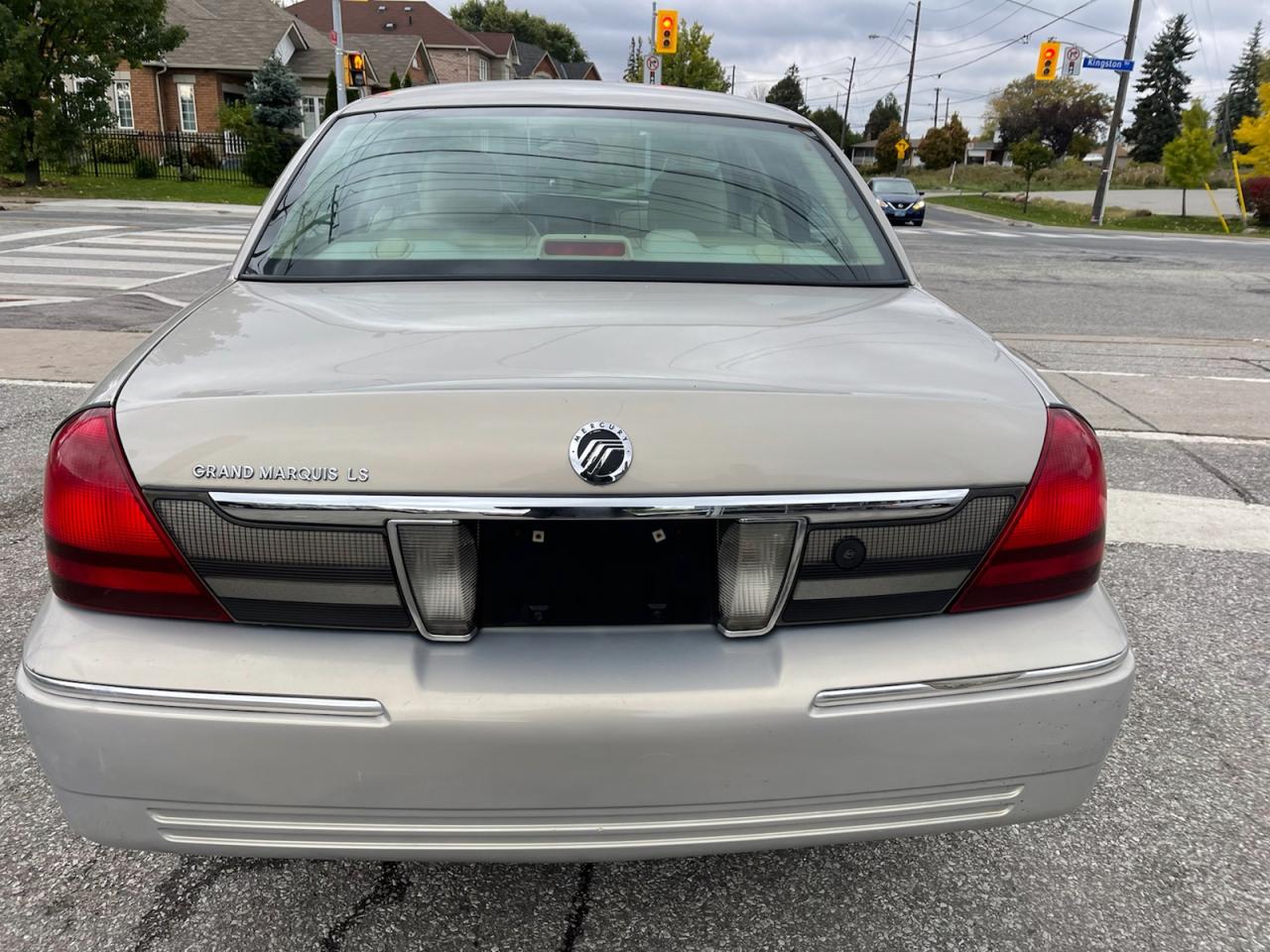 2010 Mercury Grand Marquis LS  ULTIMATE Photo
