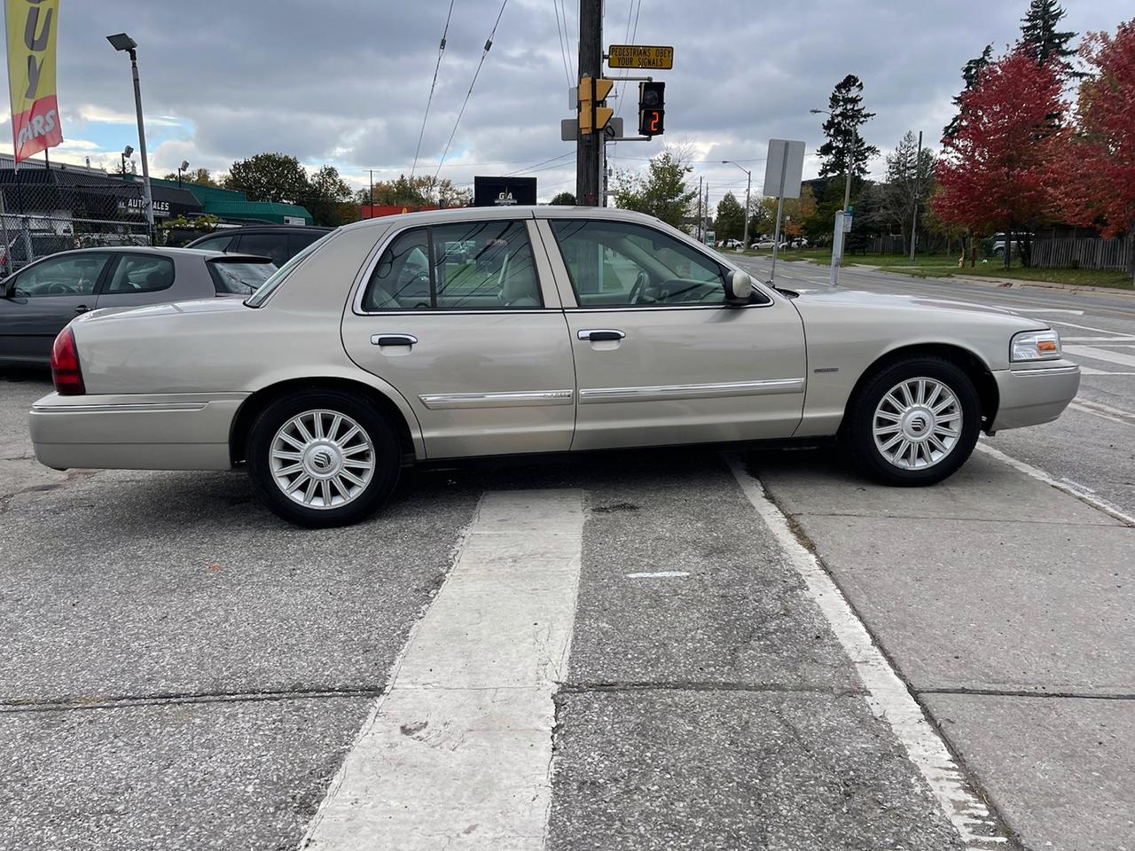 2010 Mercury Grand Marquis LS  ULTIMATE Photo