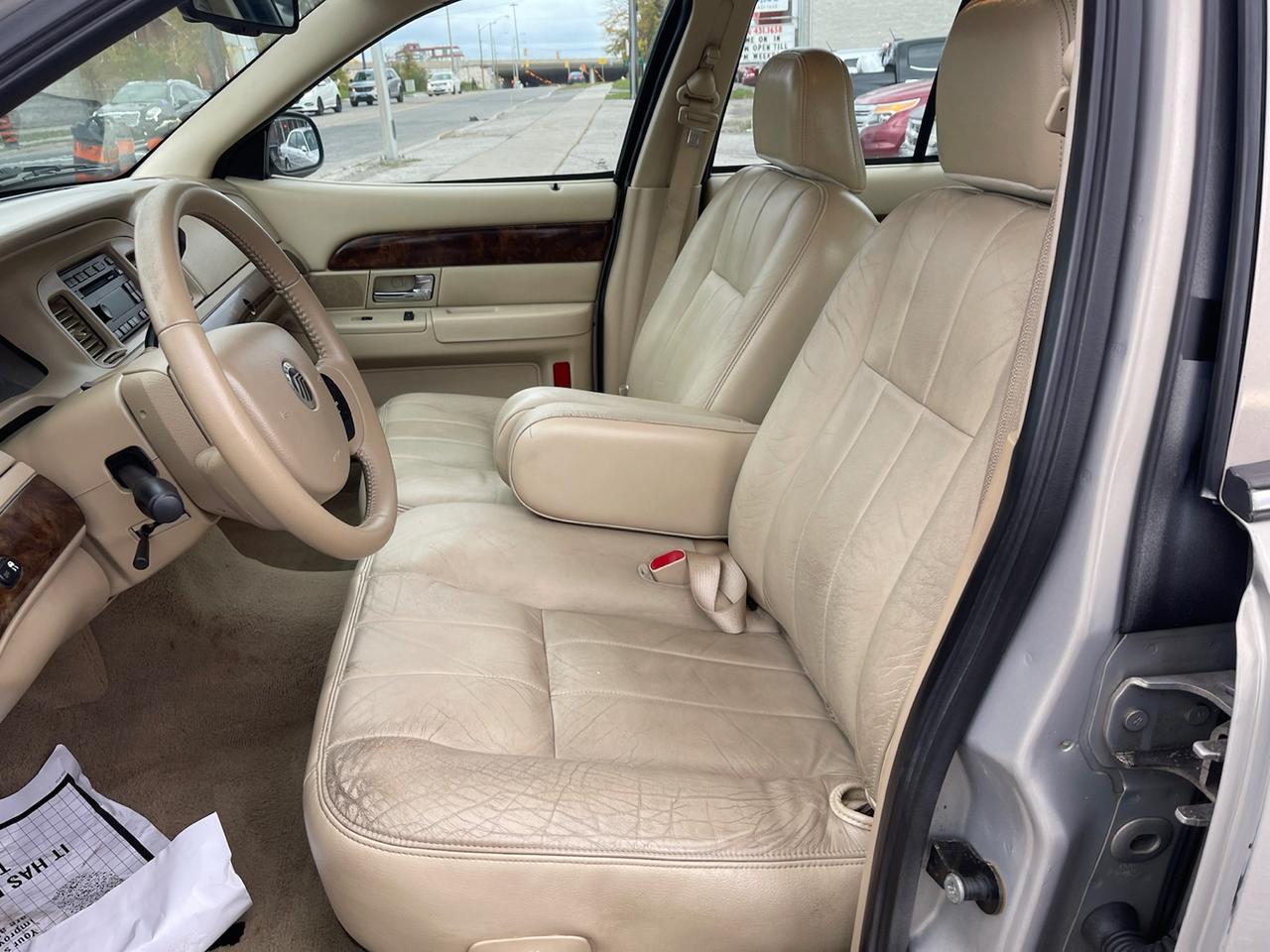 2010 Mercury Grand Marquis LS  ULTIMATE Photo