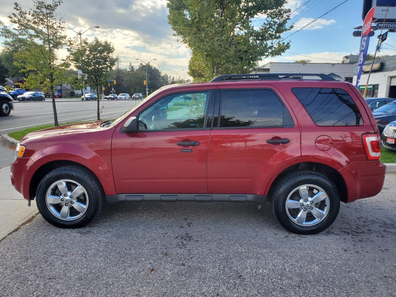 2011 Ford Escape XLT FWD Photo2