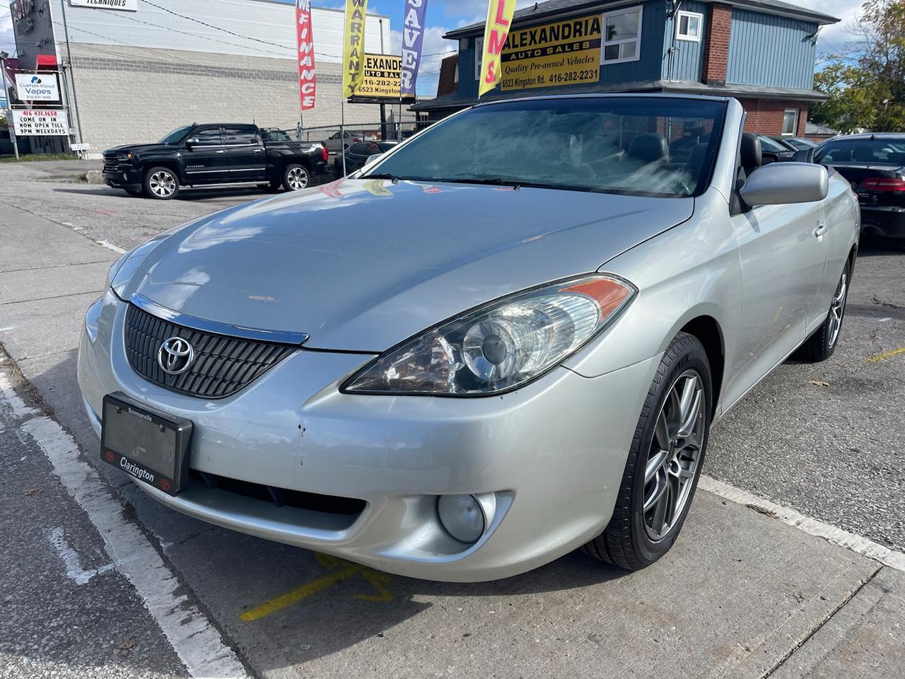 2004 Toyota Solara SLE  Convertible Photo0