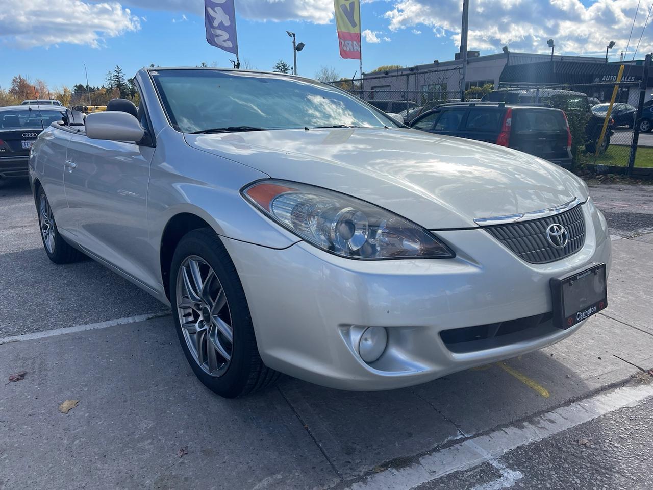 2004 Toyota Solara SLE  Convertible Photo