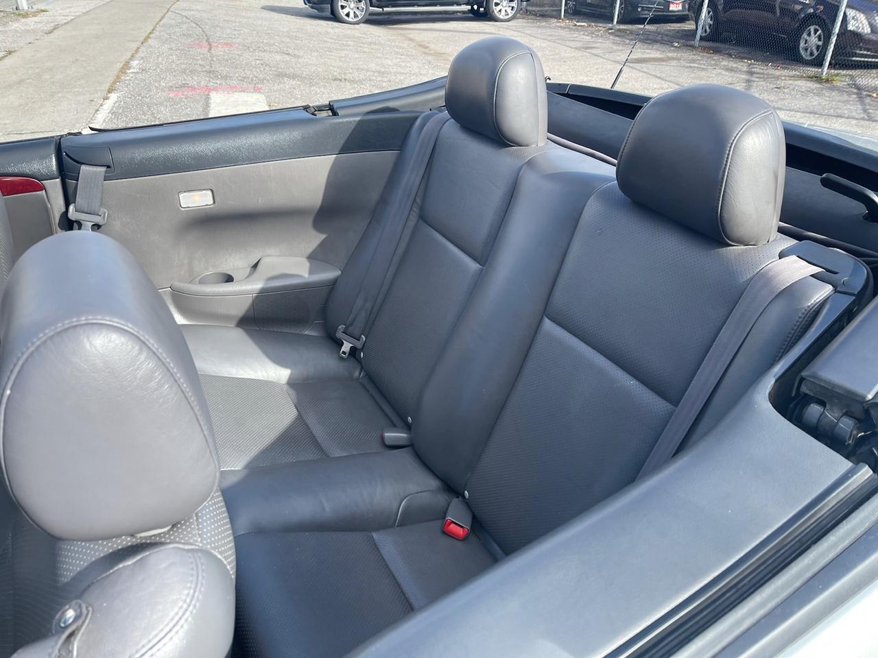 2004 Toyota Solara SLE  Convertible Photo
