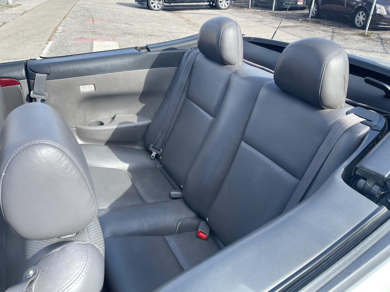 2004 Toyota Solara SLE  Convertible Photo