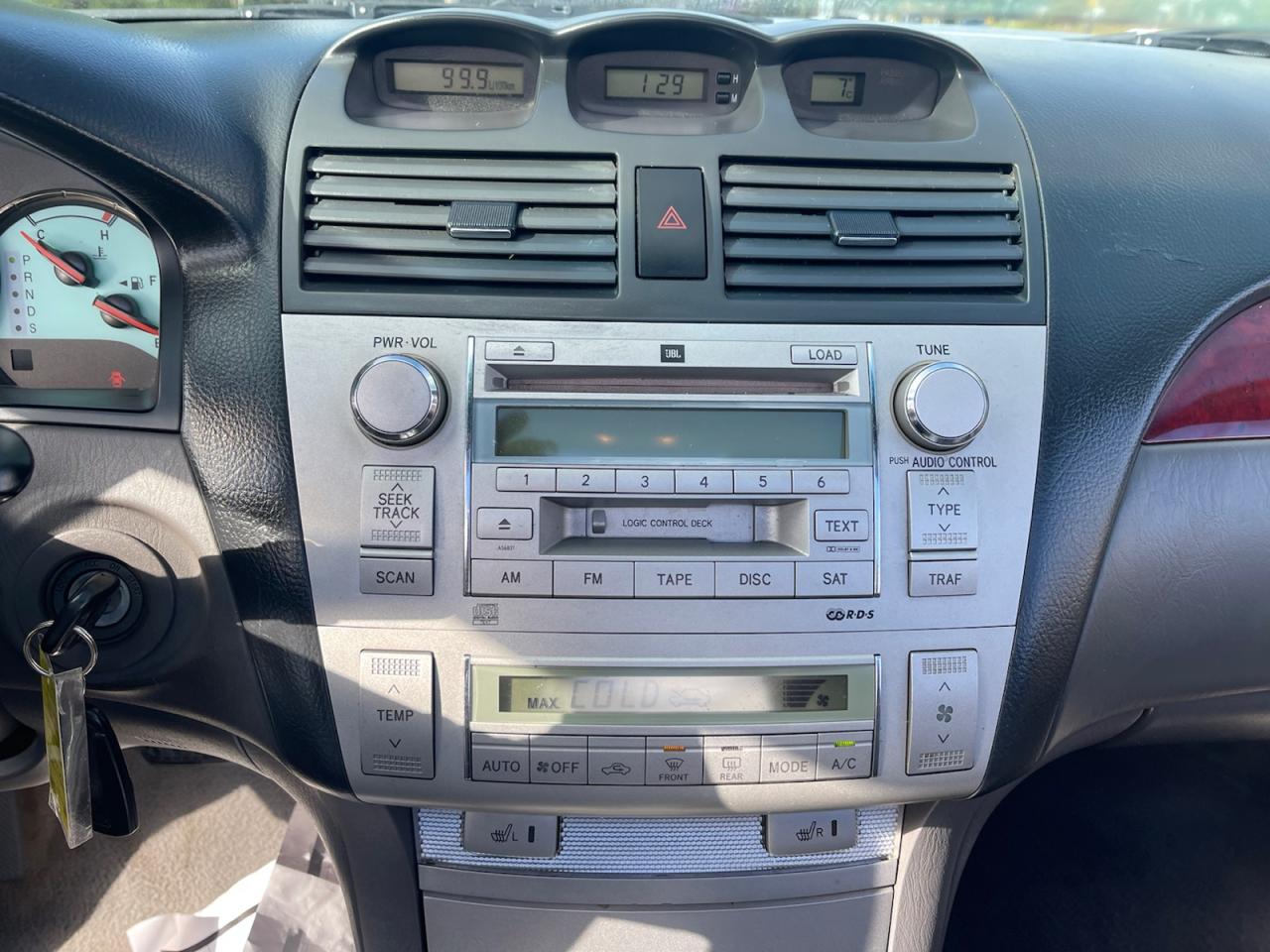 2004 Toyota Solara SLE  Convertible Photo