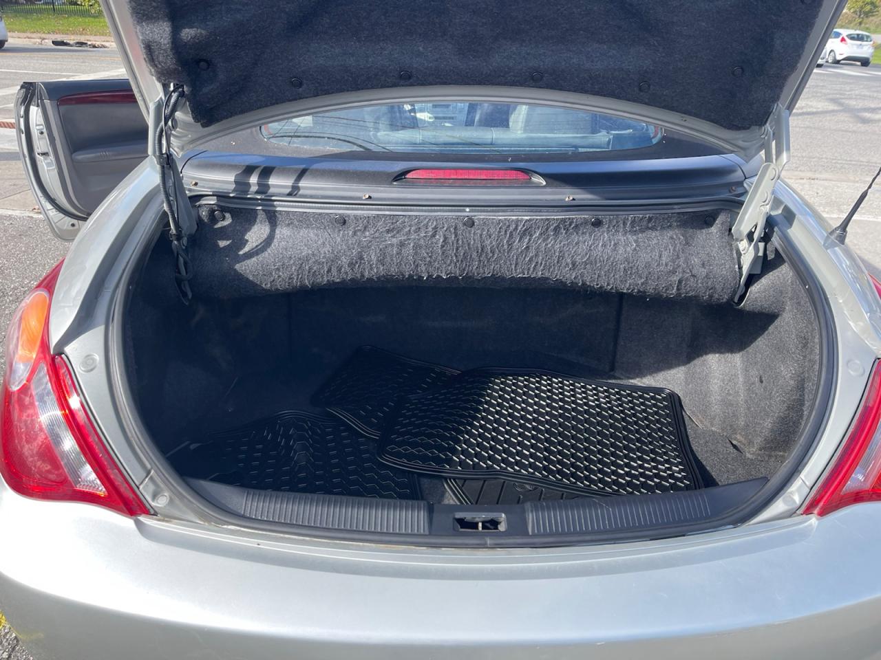 2004 Toyota Solara SLE  Convertible Photo