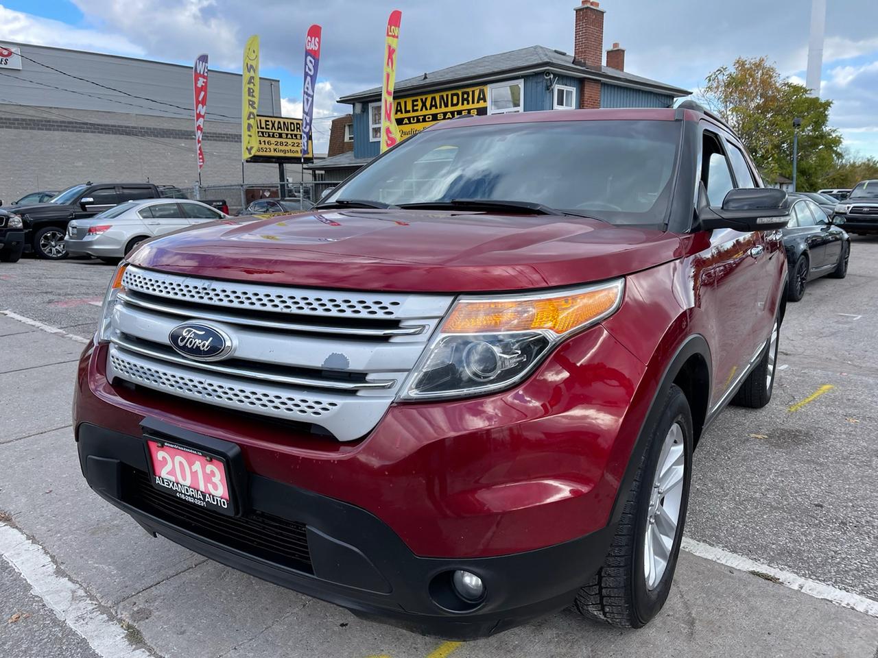 2013 Ford Explorer XLT 4WD Photo0