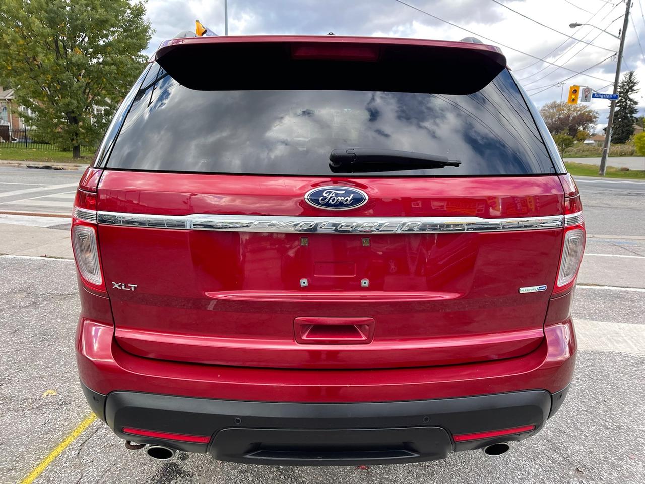 2013 Ford Explorer XLT 4WD Photo