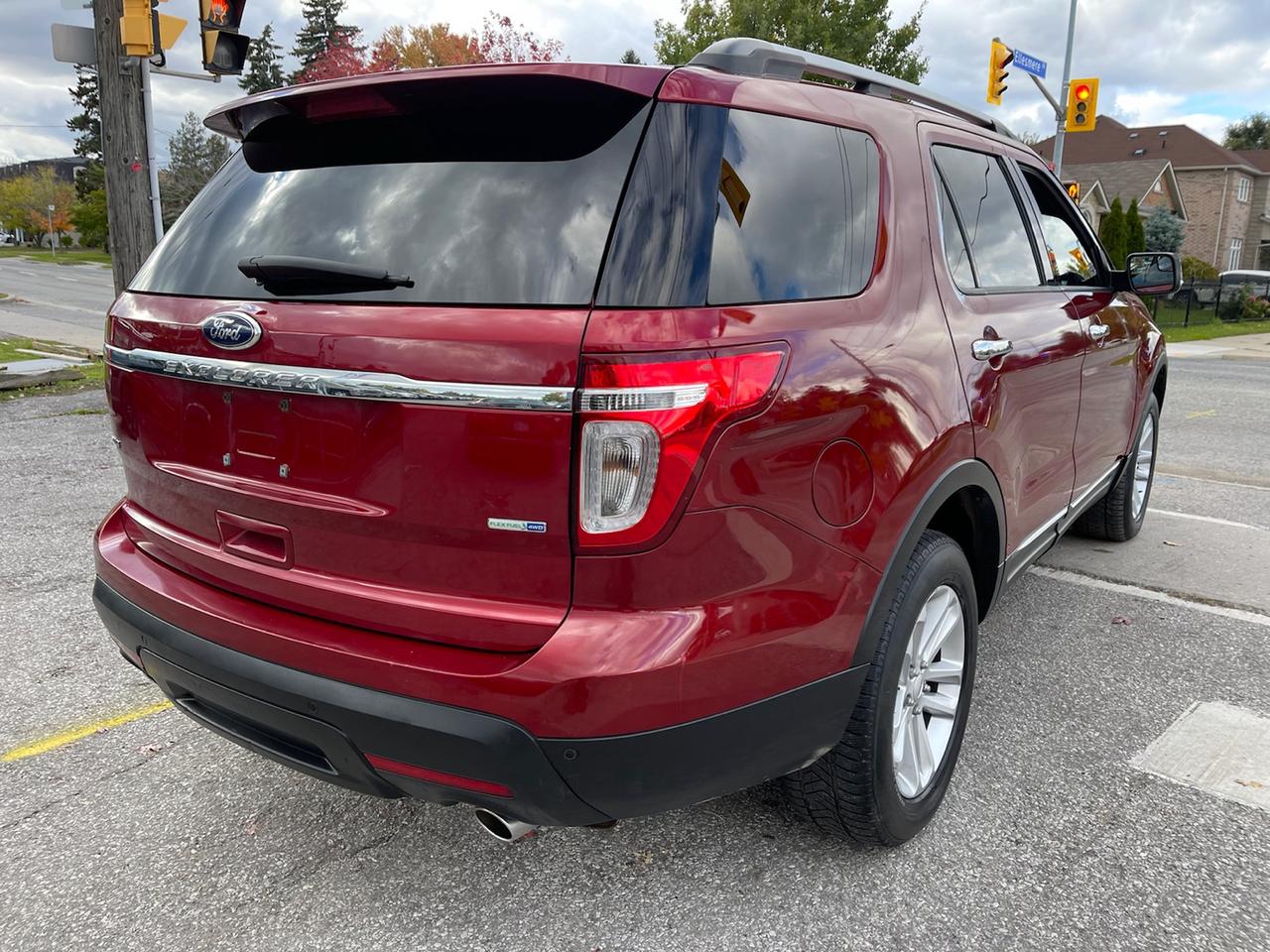 2013 Ford Explorer XLT 4WD Photo