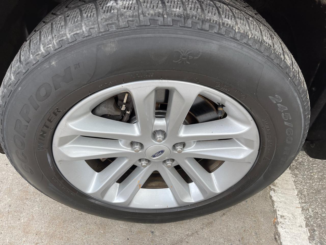 2013 Ford Explorer XLT 4WD Photo