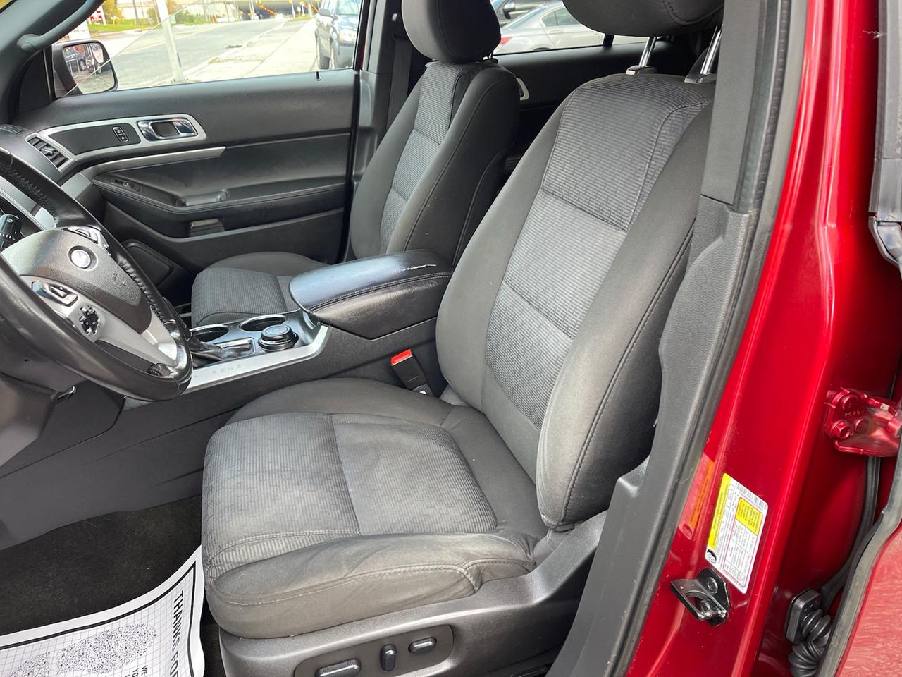 2013 Ford Explorer XLT 4WD Photo