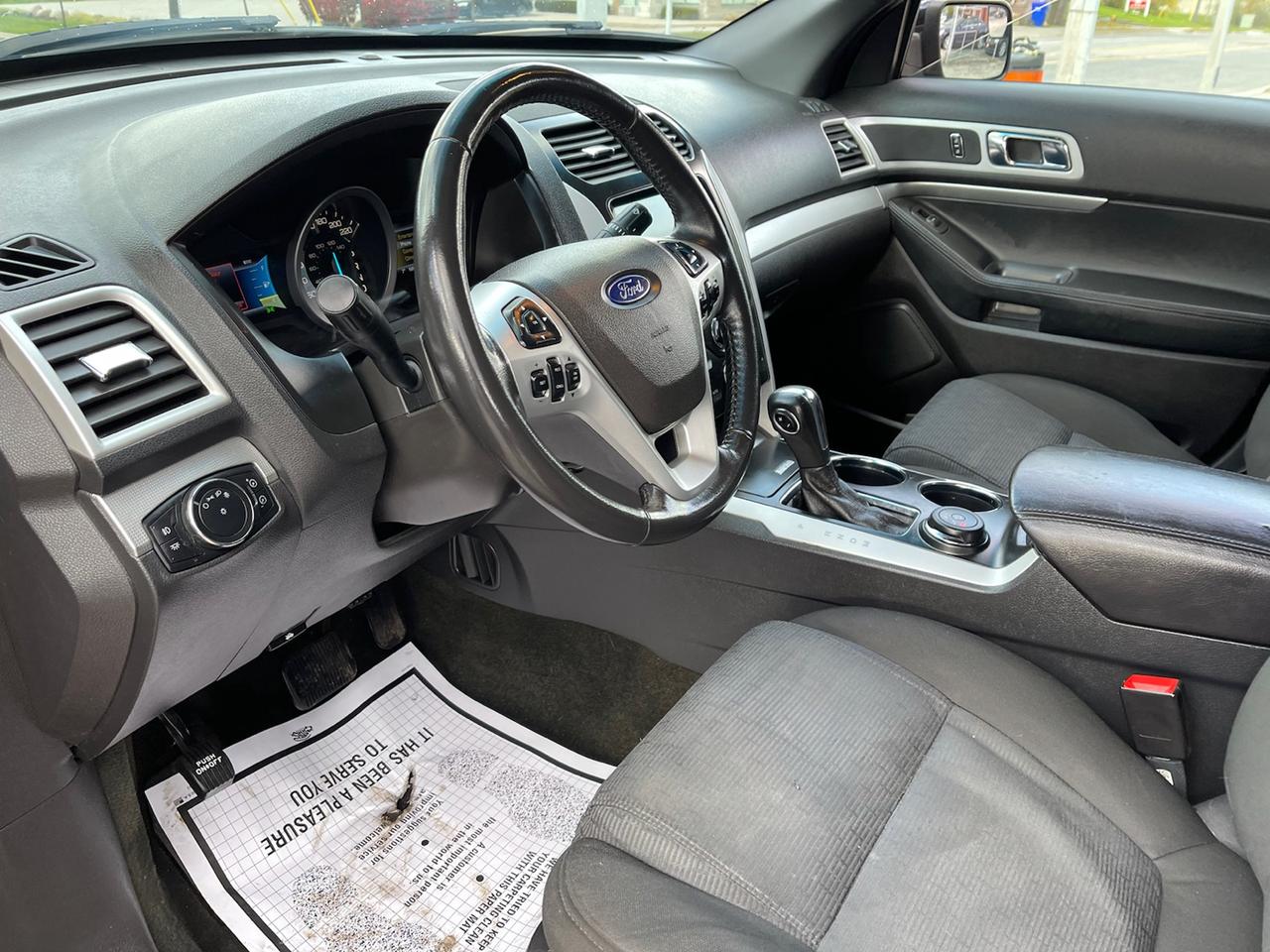 2013 Ford Explorer XLT 4WD Photo