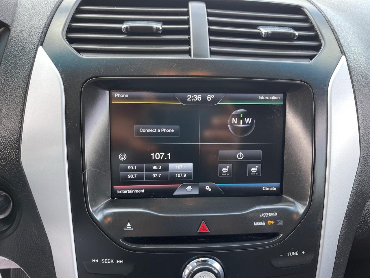 2013 Ford Explorer XLT 4WD Photo