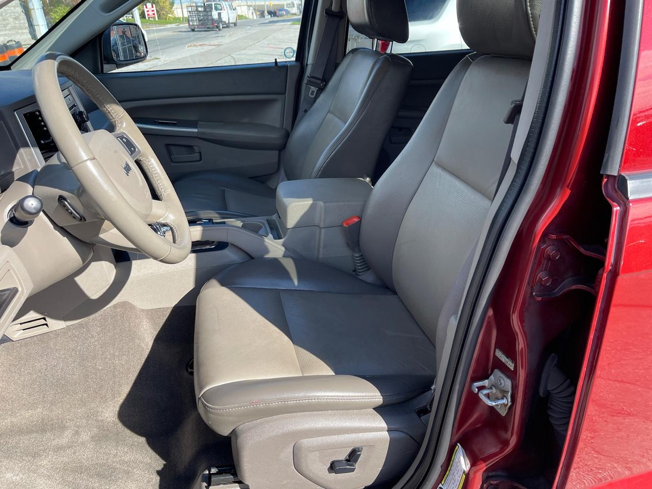 2008 Jeep Grand Cherokee LAREDO 4WD Photo