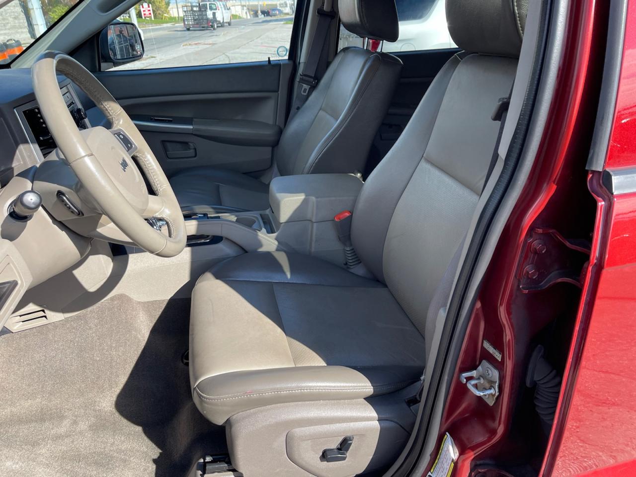 2008 Jeep Grand Cherokee LAREDO 4WD Photo