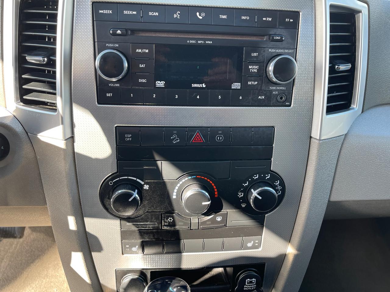 2008 Jeep Grand Cherokee LAREDO 4WD Photo