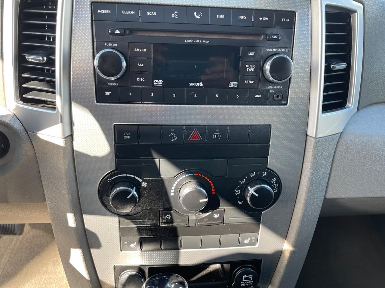 2008 Jeep Grand Cherokee LAREDO 4WD Photo