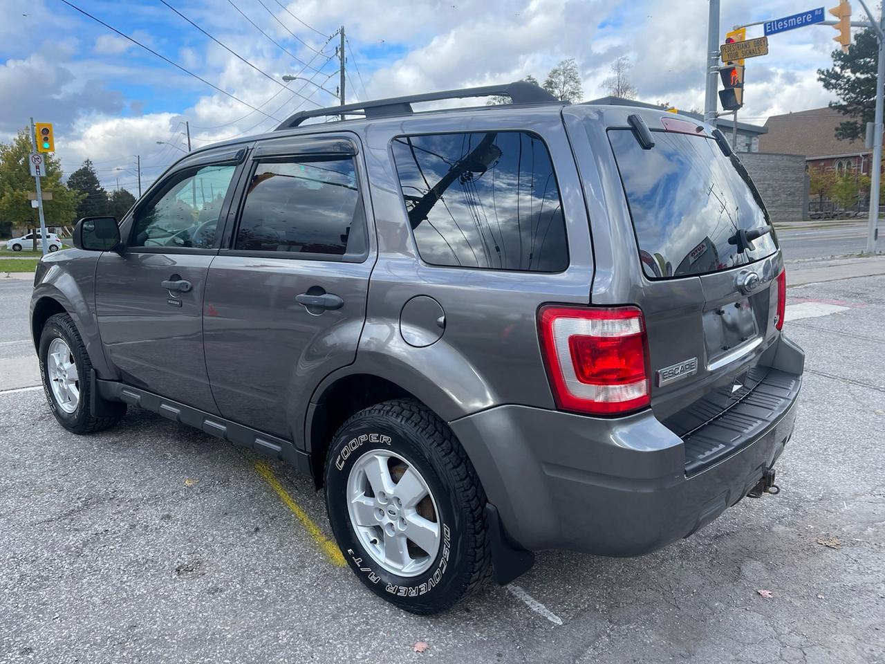 2010 Ford Escape XLT 4WD Photo