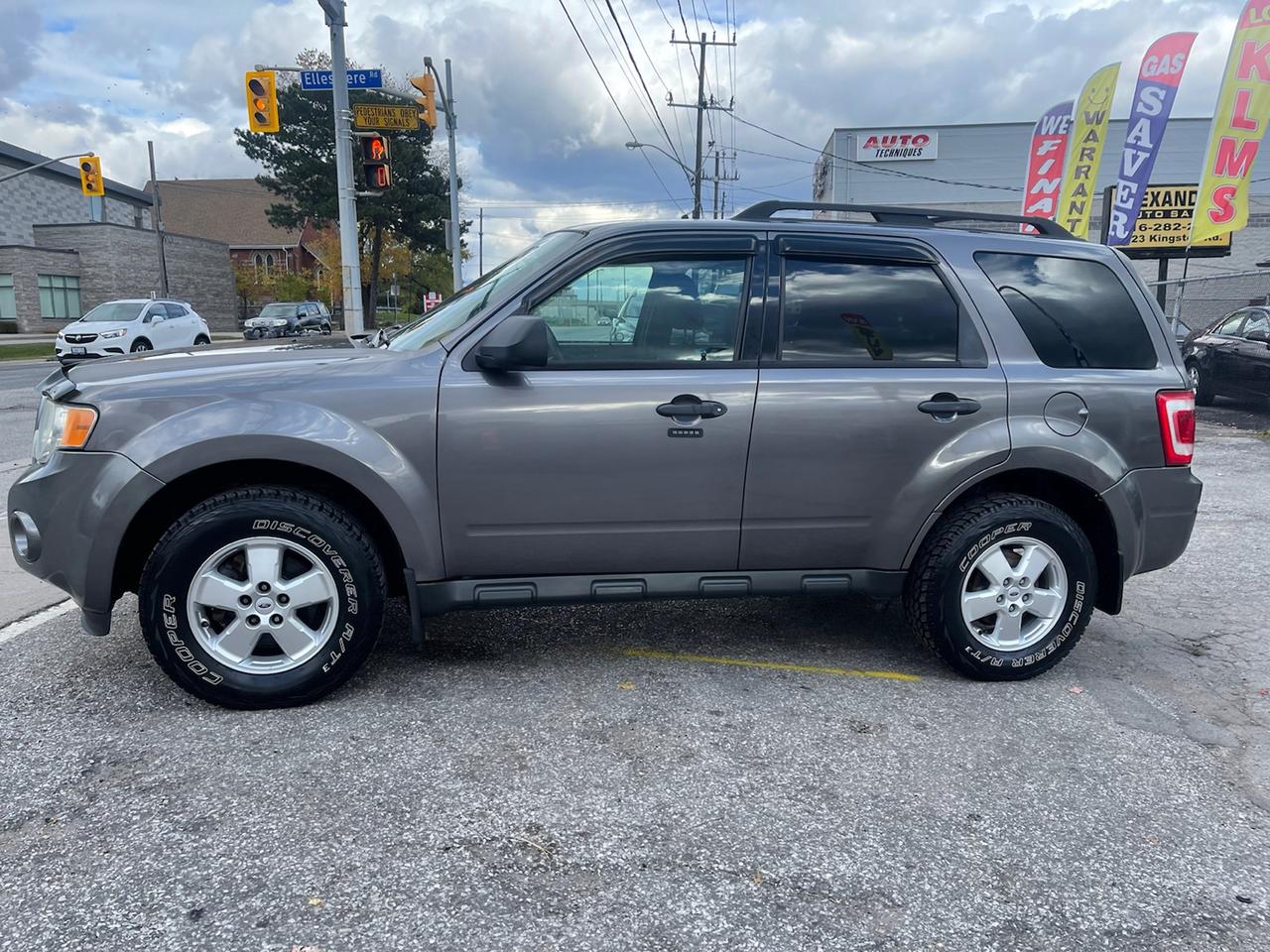 2010 Ford Escape XLT 4WD Photo2