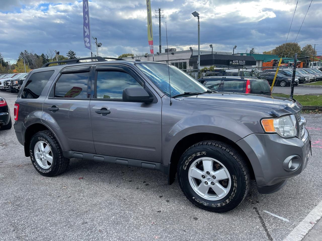 2010 Ford Escape XLT 4WD Photo