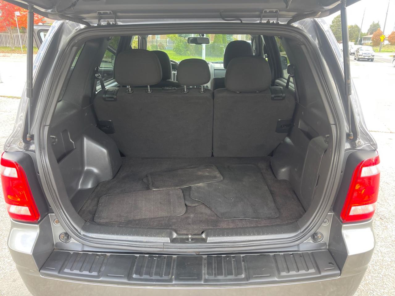 2010 Ford Escape XLT 4WD Photo