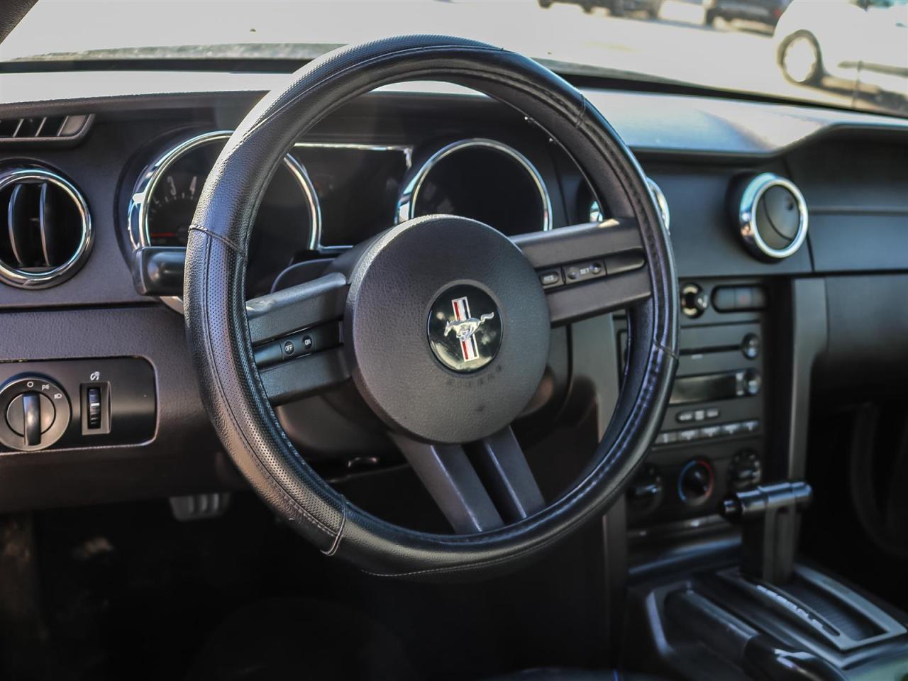 2007 Ford Mustang  Photo2