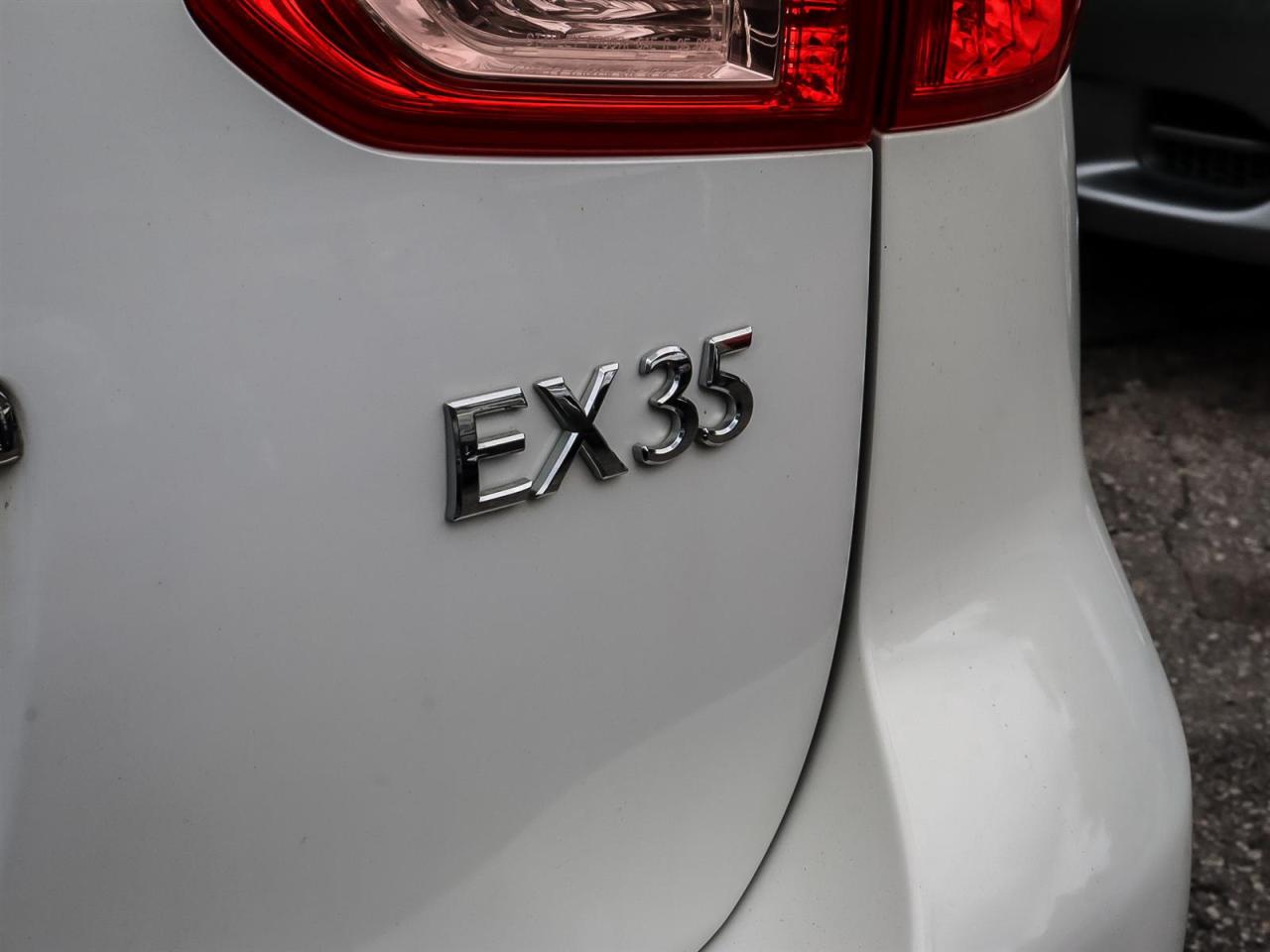 2010 Infiniti EX35  Photo