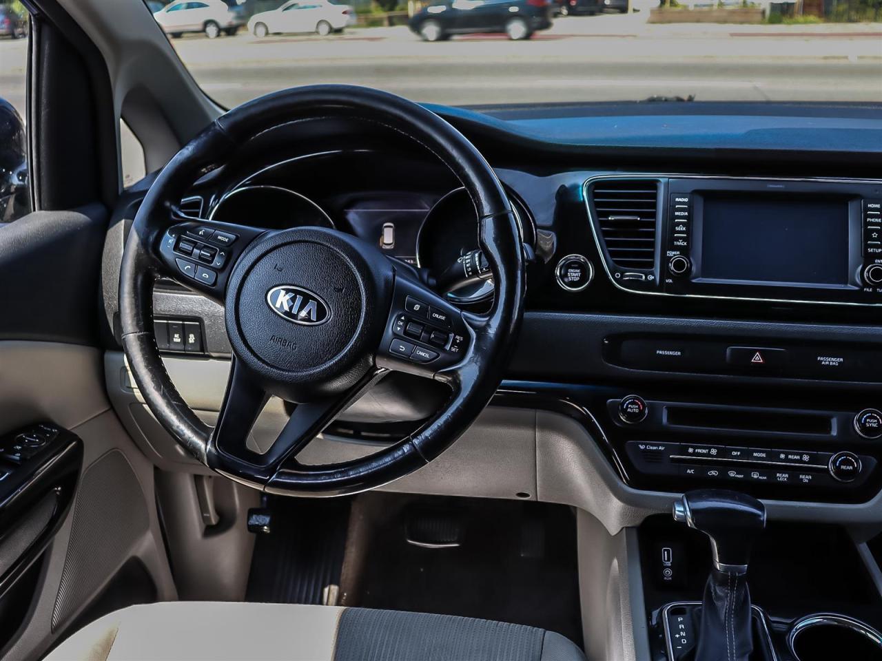 2019 Kia Sedona  Photo2