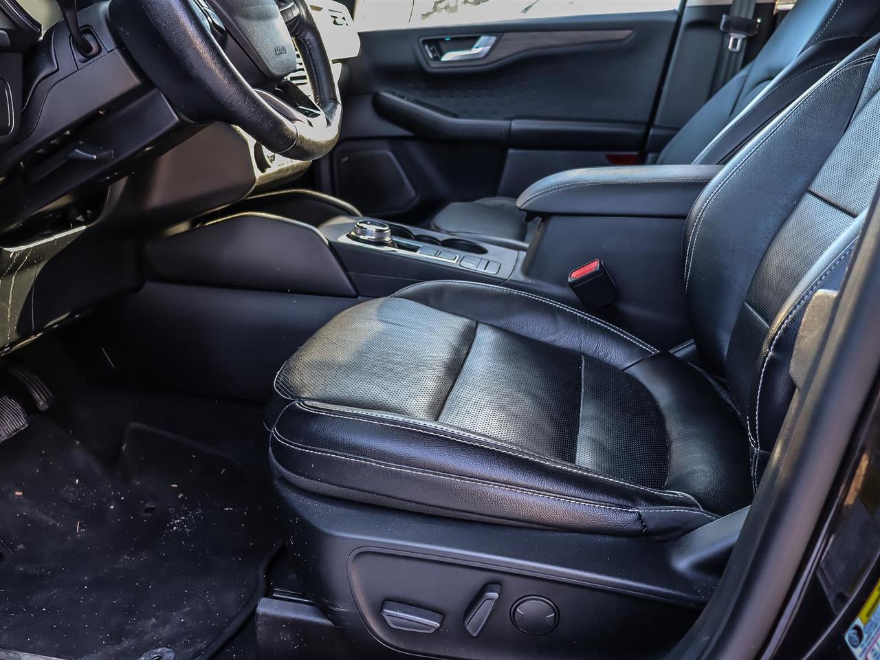 2020 Ford Escape  Photo2