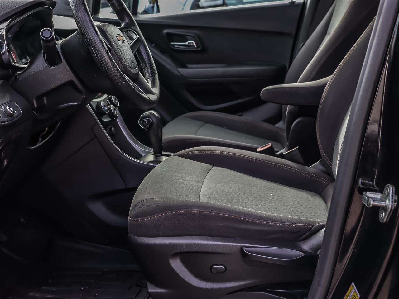 2019 Chevrolet Trax  Photo2