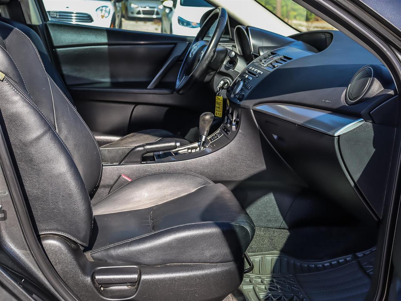 2011 Mazda MAZDA3  Photo