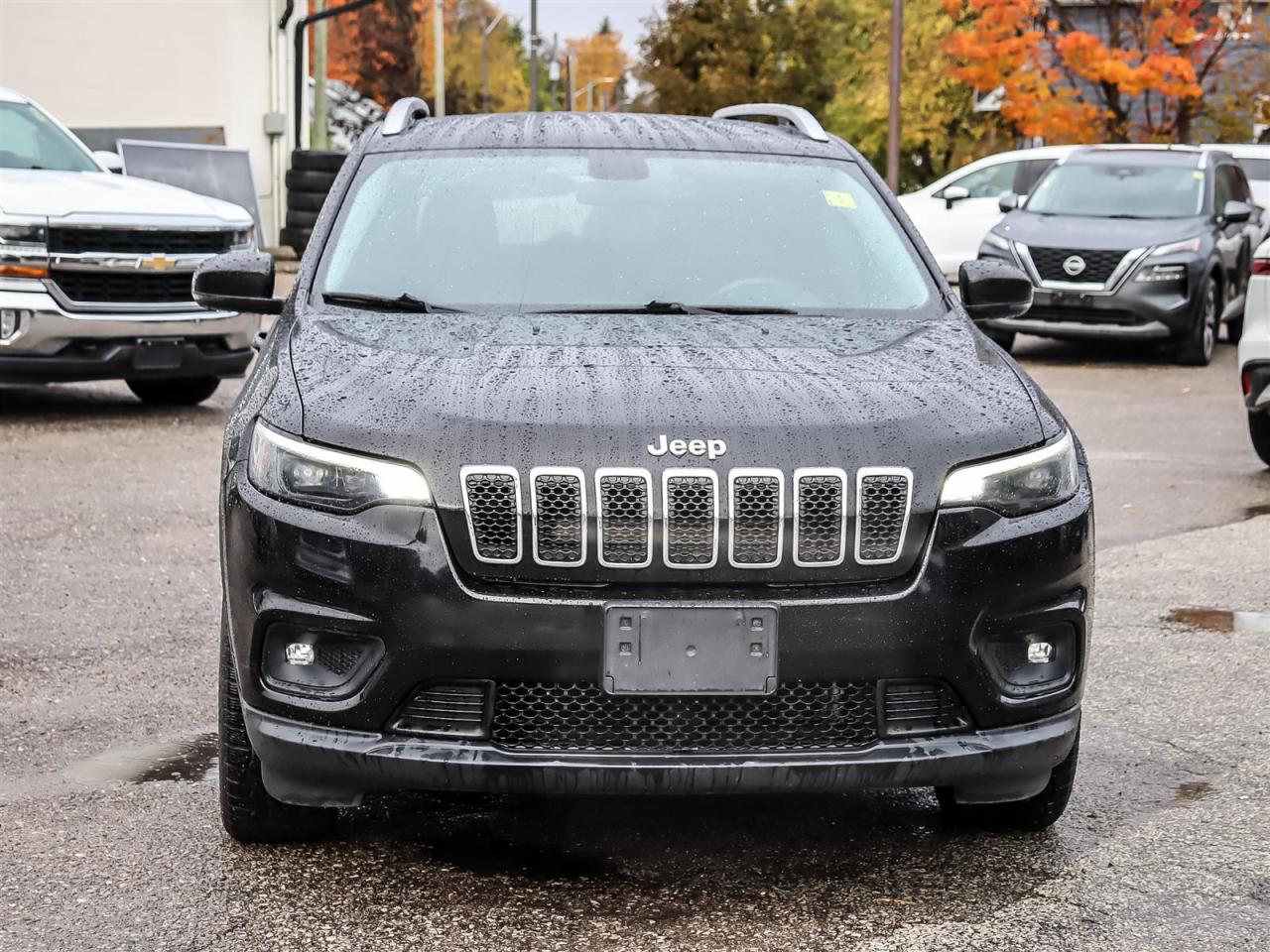 2019 Jeep Cherokee  Photo2