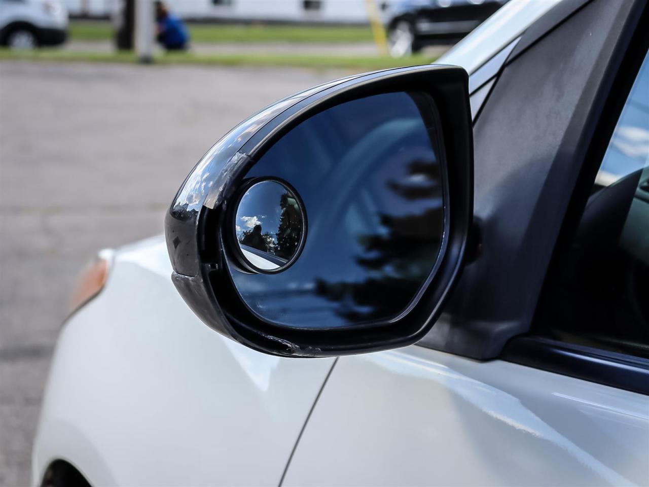 2014 Mazda MAZDA2  Photo