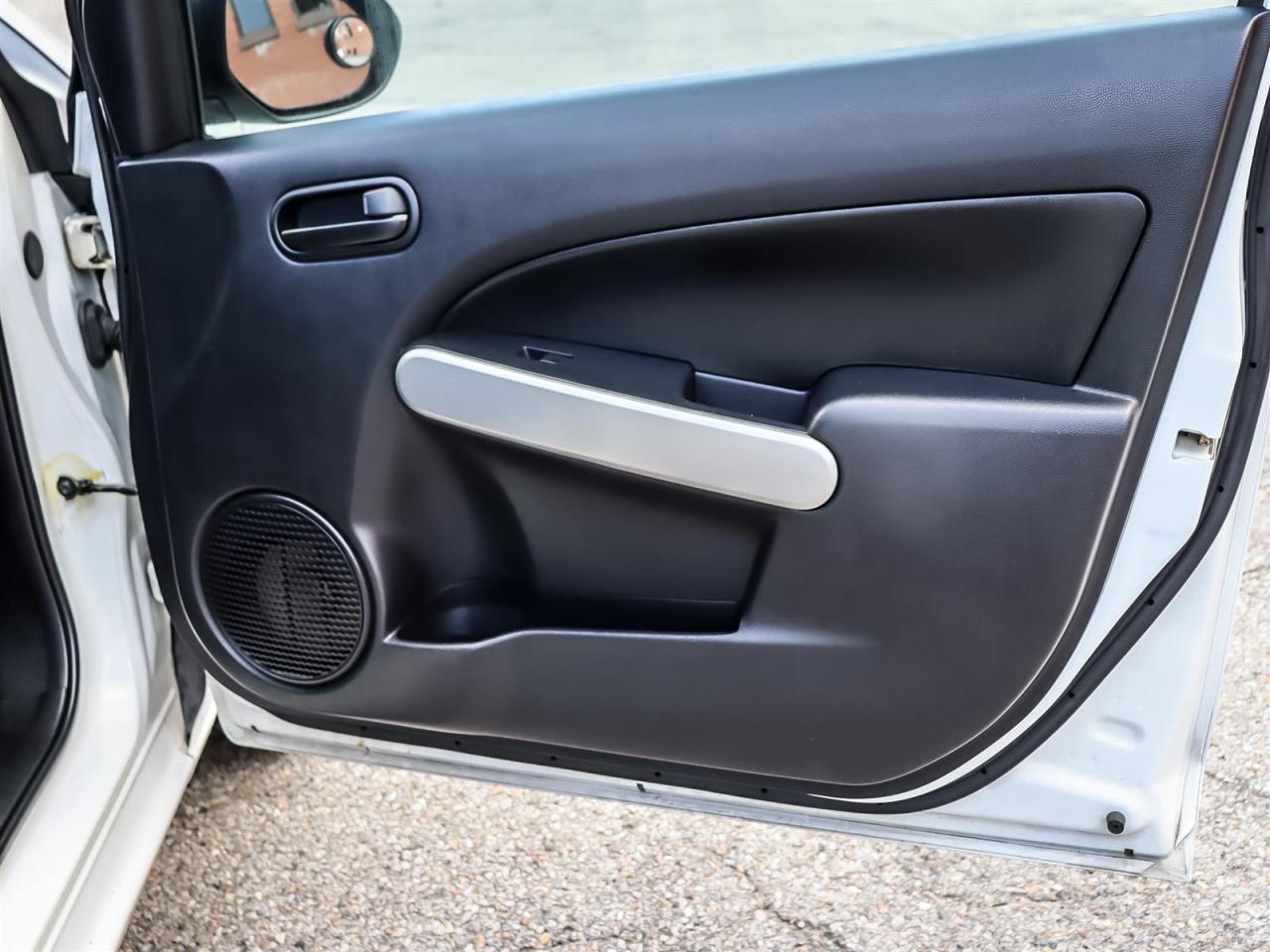 2014 Mazda MAZDA2  Photo