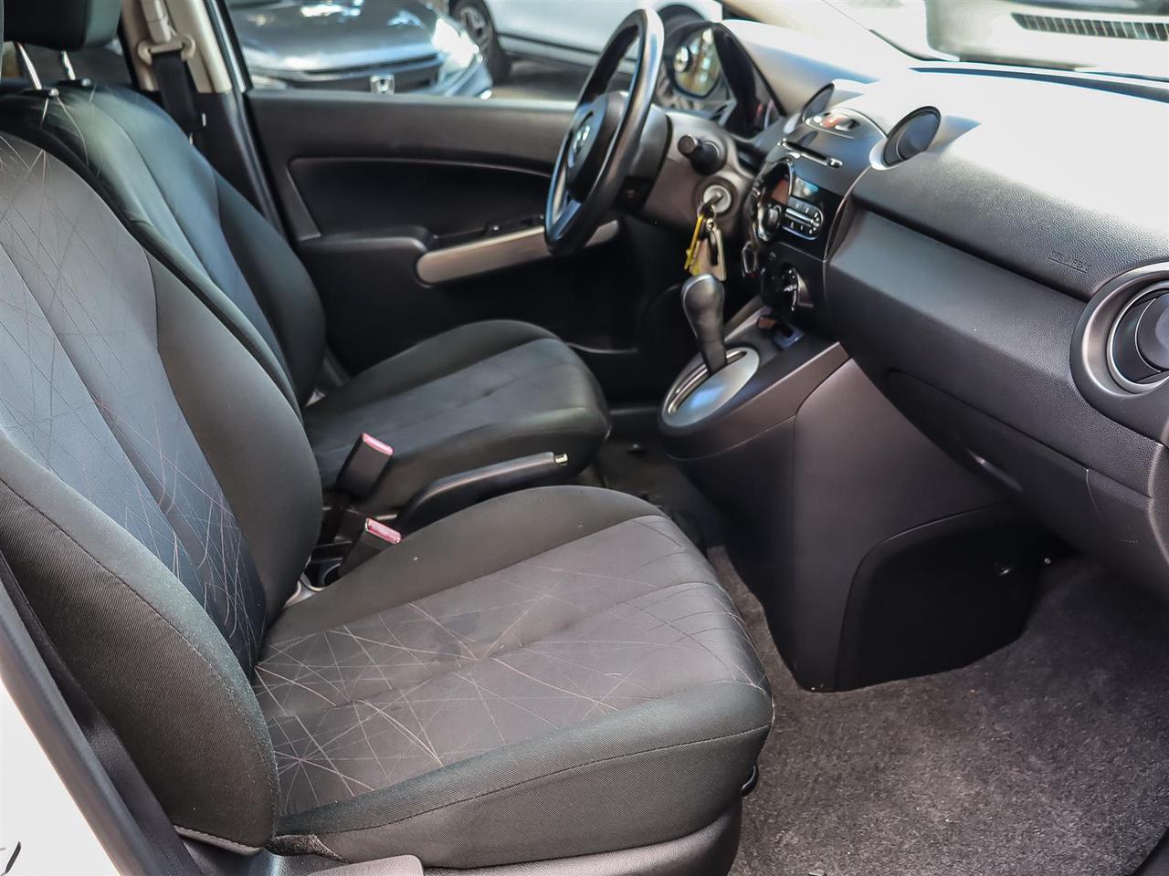 2014 Mazda MAZDA2  Photo